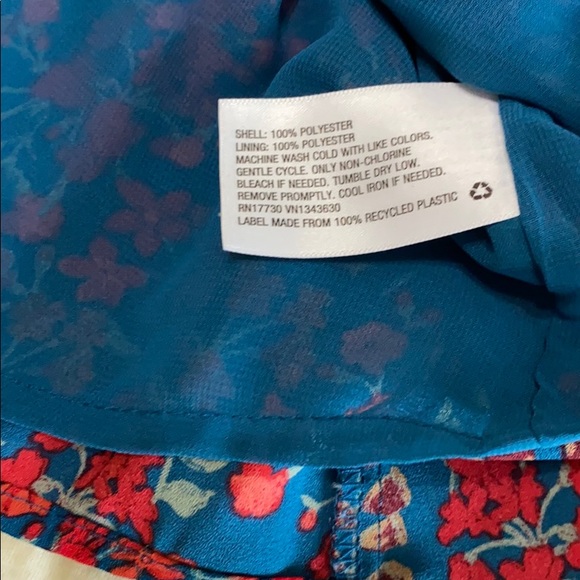 Ava & Viv Floral Blouse - Picture 10 of 10